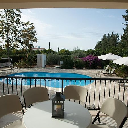 Villa Natasha Coral Bay Exteriör bild