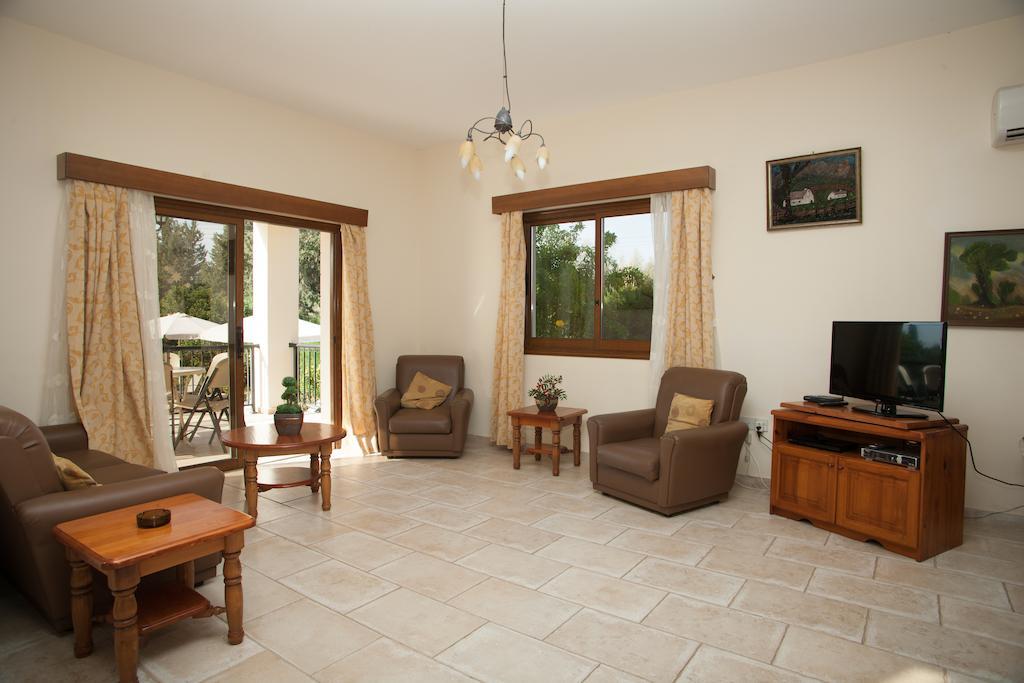 Villa Natasha Coral Bay Exteriör bild